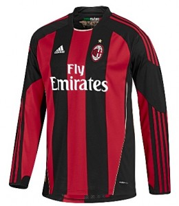 Les NOUVEAUX MAILLOTS de L'AC MILAN de la SAISON