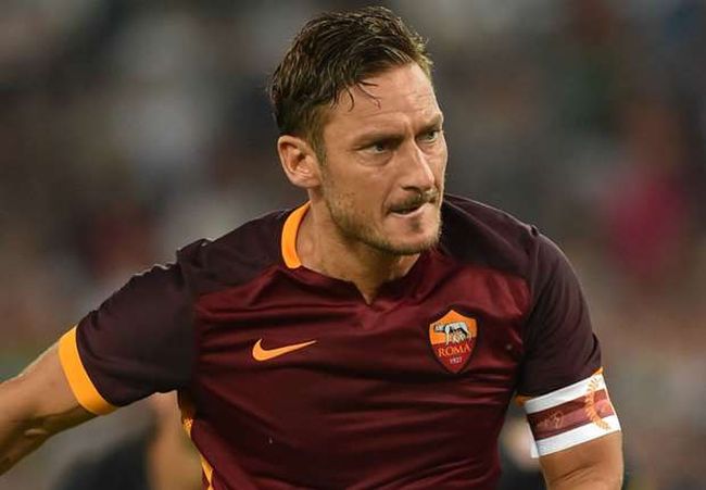AS Roma Domicile Totti 2017/2018 - objet Maillot de football - Prix & Rareté