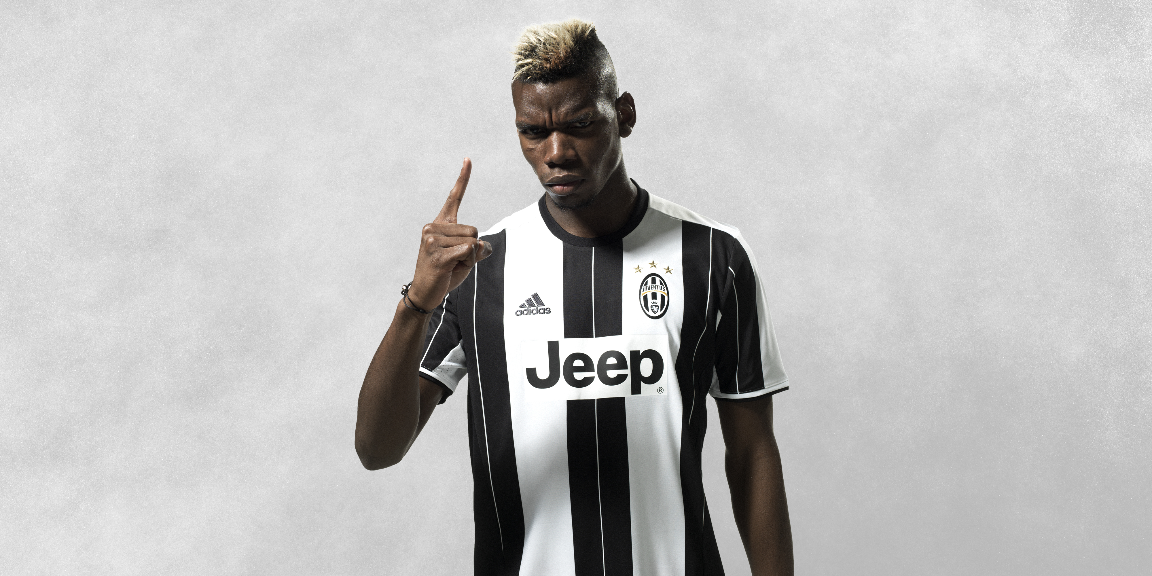 1 Maillot et Cuissard Morata 9 Juventus Officiel 2015/16 Juve Rose