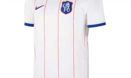 Maillot third Chelsea 2026/27 Nike blanc à rayures rouges et col bleu, vue de face
